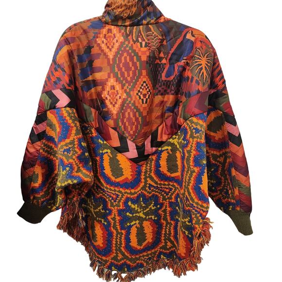 Farm Rio Oversized Tapestry pineapple puffer poncho size medium - Picture 5 of 10